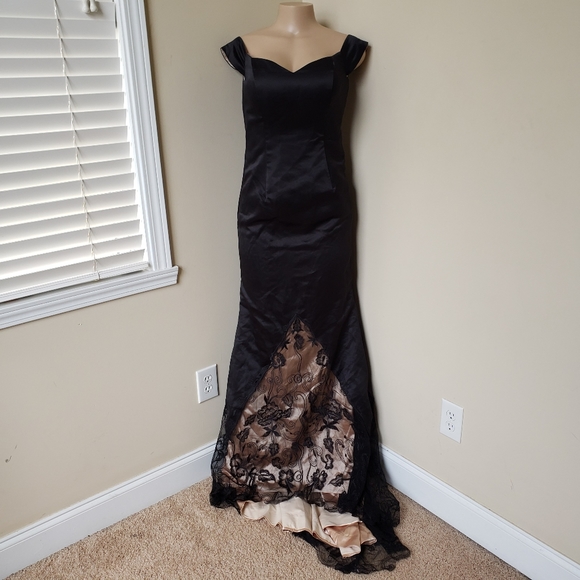 LUNAMIS Off-the-Shoulder Black Mermaid  Dress - Picture 3 of 11